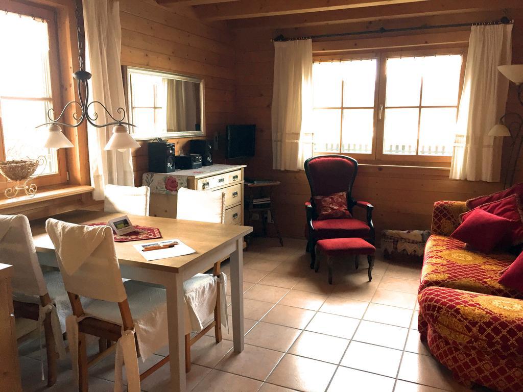 Ferienwohnung Romantik Im Roten Haus フュッセン エクステリア 写真
